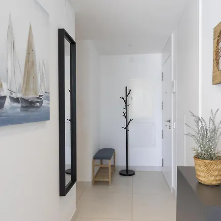 Apartment Stylish With Large Terrace In Higueron